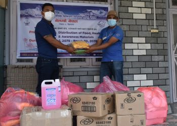 मुस्ताङको थासाङका स्वास्थ्य चौकीलाई सहयोग