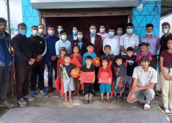 लेखनाथ जेसिजद्धारा खाद्यान्न तथा स्टेशनरी वितरण