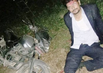 पोखरा–२८ मा टिका लगाएर फर्कदैं गरेका व्यक्तिमाथी लुटपाट