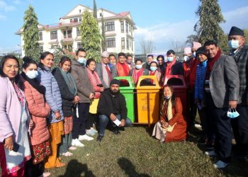 युनाईटेड क्लवद्धारा पोखरा स्वास्थ्य विज्ञान प्रतिष्ठानमा डस्विन वितरण