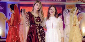 मन गुरुङको डिजाईनर ड्रेसमा सुपर मोडल नीति शाह र्याम्पमा