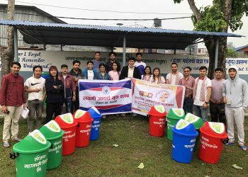 महालक्ष्मी विकास बैंक शिशुवा शाखा द्धारा डस्बिन हस्तान्तरण