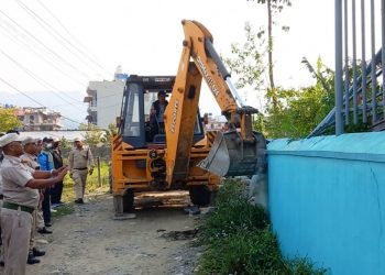 पोखरा–२६ मा अतिक्रमीत संरचना माथी डोजर लगाउन शुरु
