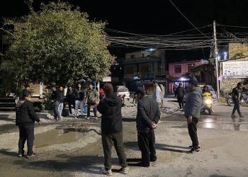 वेगनासका स्थानिय युवाहरु मिलेर गरे सडक ढलान