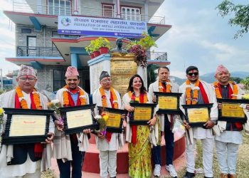 कास्कीका सात जना पत्रकार एउटै मञ्चमा पुरस्कृत