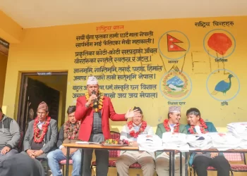 वडाध्यक्षको तलबबाट विश्वशान्तिका विद्यार्थीलाई पोसाक