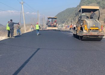 ठेक्का तोड्ने तयारीपछि पोखरा–मुग्लिन पश्चिम खण्ड धमाधम कालोपत्रे