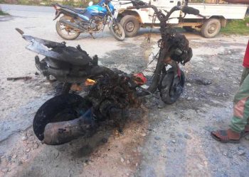 पेट्रोल हाल्दा हाल्दै स्कुटरमा आगोलागि