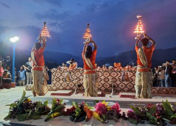 हरेक महिनाको पहिलो दिन बेगनासताल किनारमा महाआरती