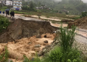 पृथ्वी राजमार्गको कल्भर्ट बगायो, वैकल्पिक बाटो प्रयोग गर्न आग्रह