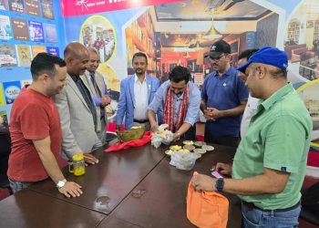 केकको साटो कटहर काटेर जन्मदिन मनाईयो