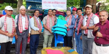 बेगनासतालमा पर्यटन बोर्डद्धारा डुंगा व्यवसायीलाई लाईफ ज्याकेट वितरण