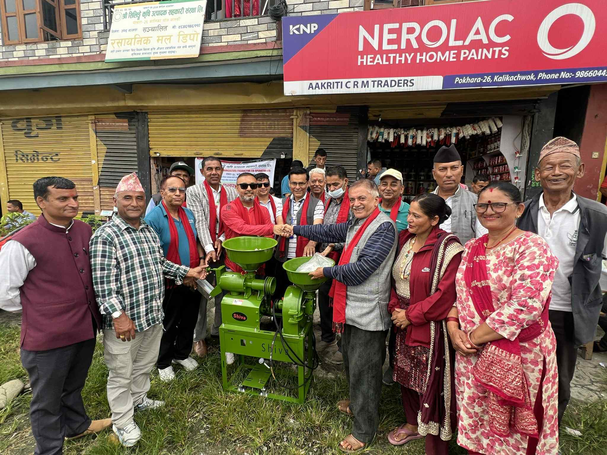 सिलिङ्गे सहकारीद्धारा फलफुलका विरुवा वितरण