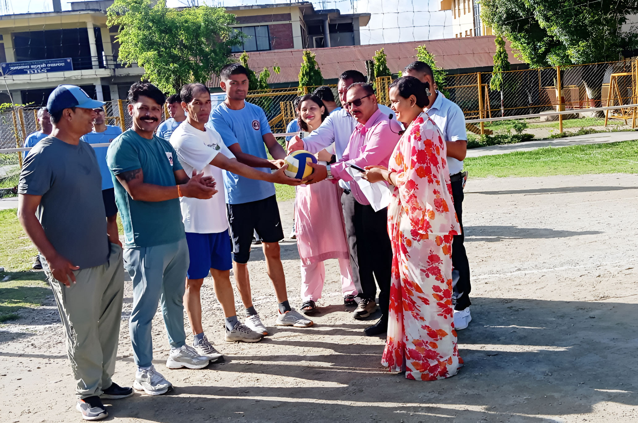 लेउवा संघका ब्यवसायीहरु विच मैत्रिपुर्ण भलिवल प्रतियोगिता